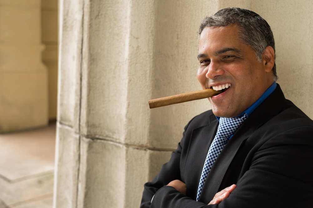 Cigars Unite: Stories of Camaraderie and Friendship in Miami’s Clubs