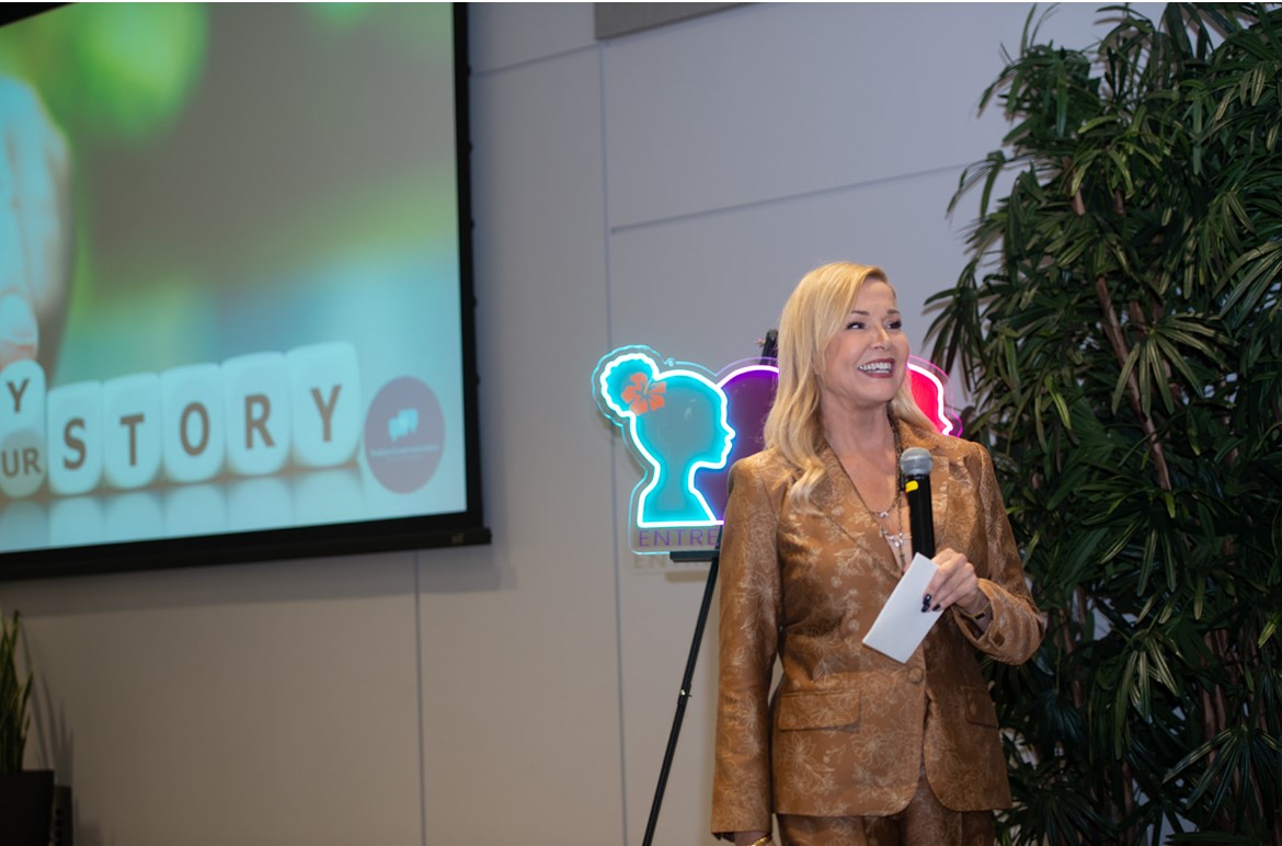 Sandra Peebles – Mastering the Art of Public Speaking