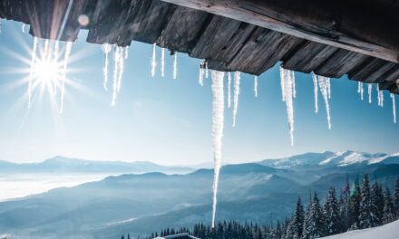 Heat Expands, Cold Contracts: How Temperature Swings Stress Your Roof