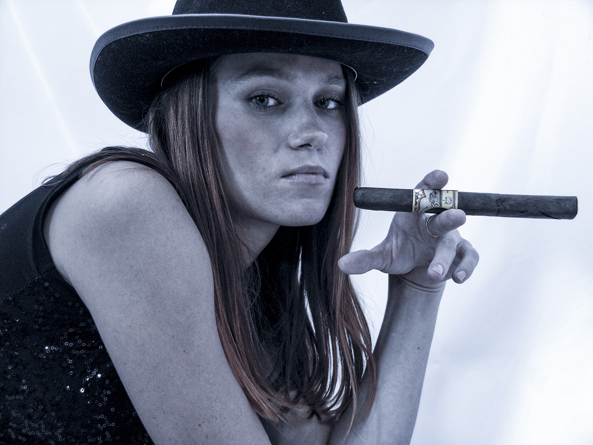 Mi Novia Fuma Tabacos: When Elegance Meets the Art of the Cigar